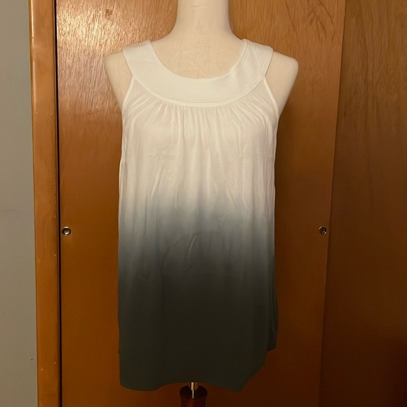 Express sleeveless blouse (tunic) size S, white and gray. Loose fitting - Picture 3 of 17